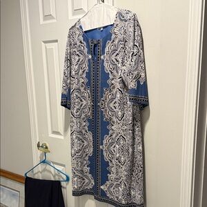 Sandra Darren Elegant Blue and White Ensemble